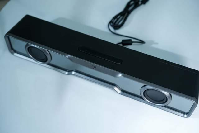 lo SoundBar点亮你的桌面新纪元爱游戏光影律动音浪来袭！漫步者花再Ha