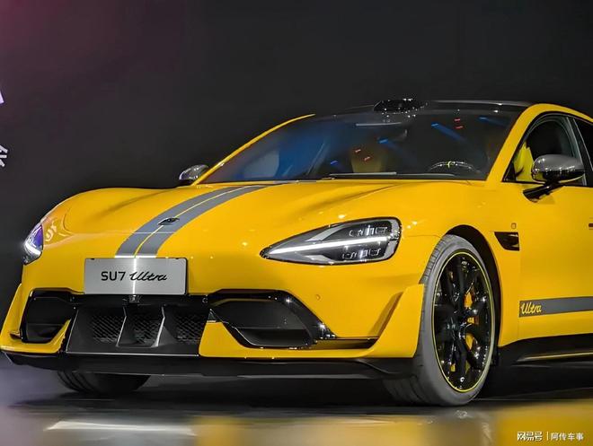 科技平权主义下的“生态汽车”革命爱游戏app小米SU7深度评测：(图3)